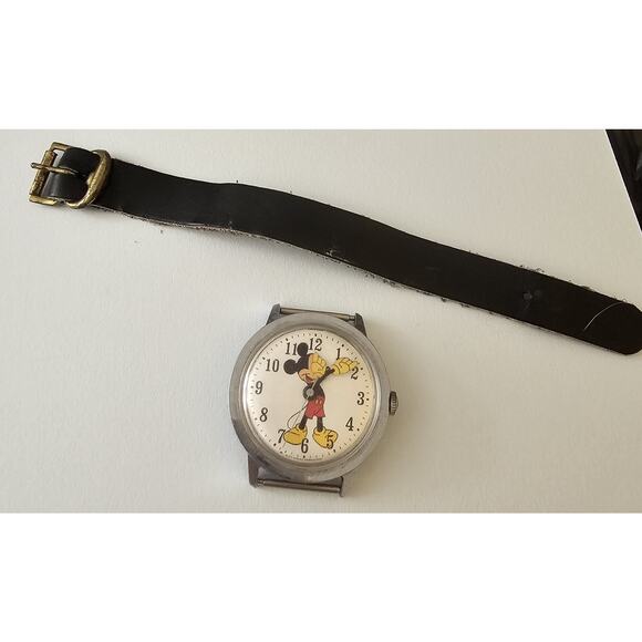 1970s Mickey Mouse Wind Up Watch With Leather Band Not Working Timex - Picture 4 of 6